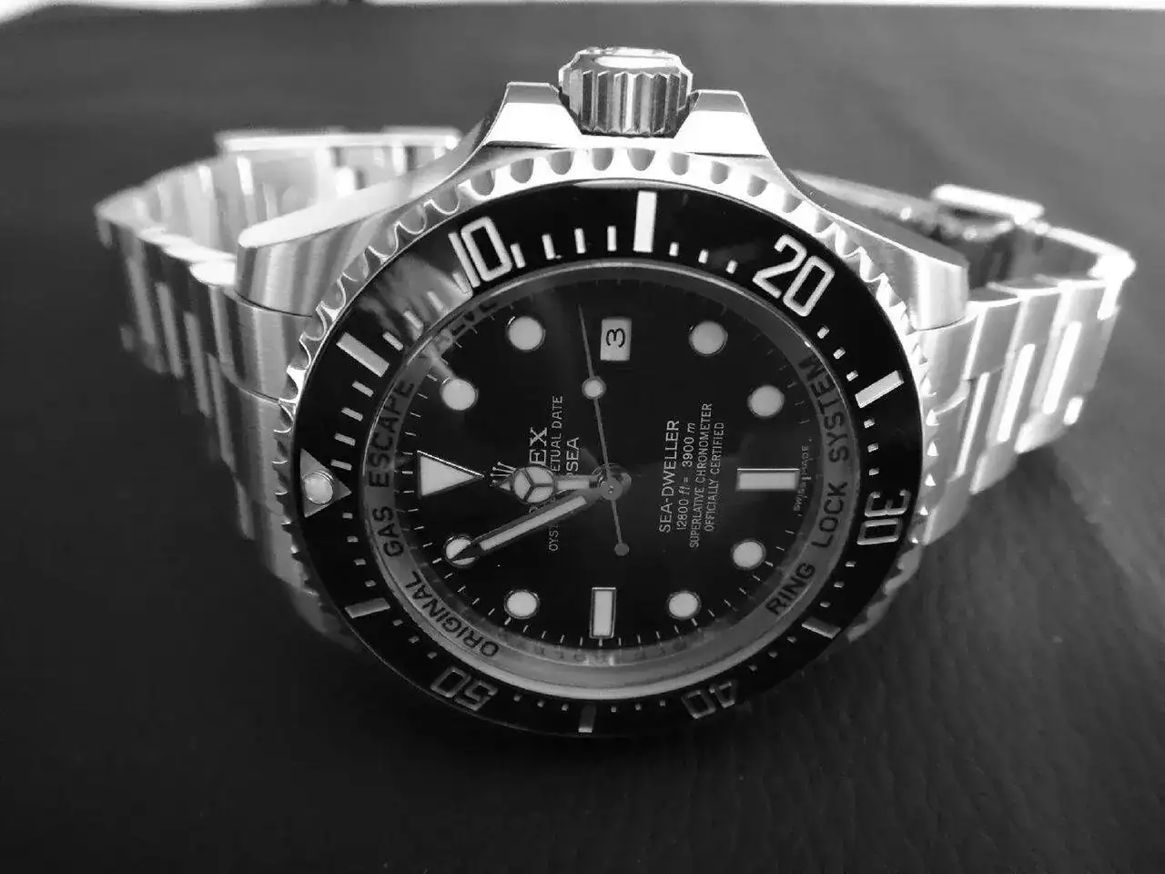 Rolex Sea-Dweller Deepsea 44mm Ref. 116660 (ByN).webp