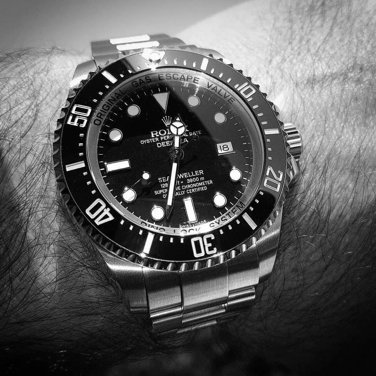 Rolex Sea-Dweller Deepsea 44mm Ref. 116660 (ByN).webp