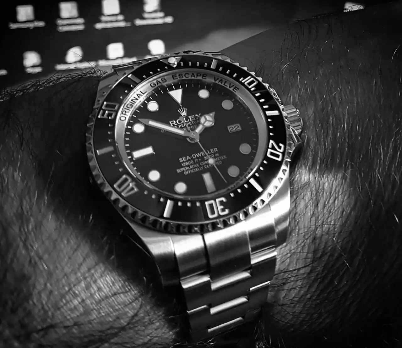 Rolex Sea-Dweller Deepsea 44mm Ref. 116660 (ByN).webp