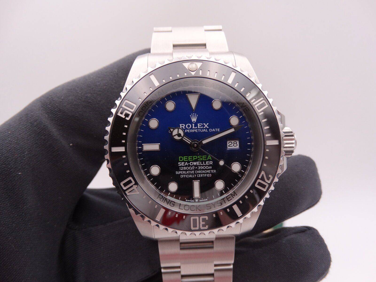 Rolex Seadweller Deepsea Deepblue 126660 02123.JPG