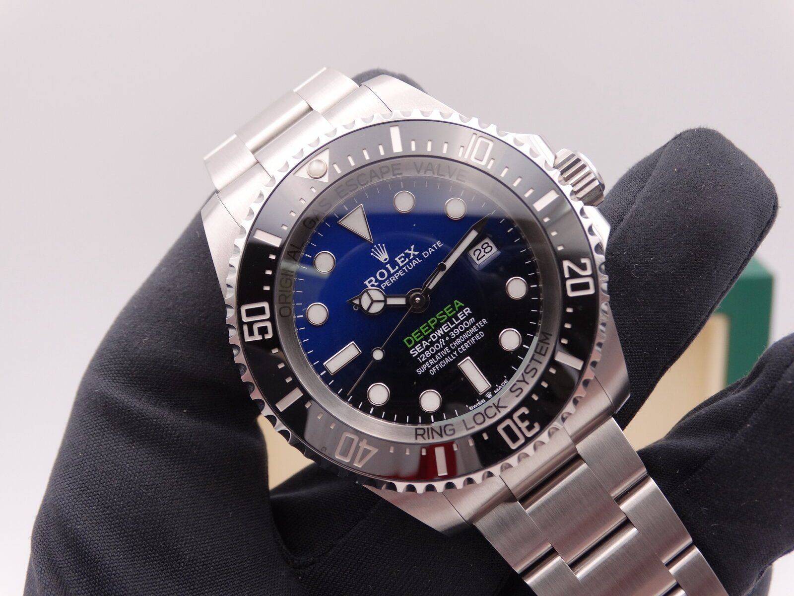 Rolex Seadweller Deepsea Deepblue 126660 02141.JPG