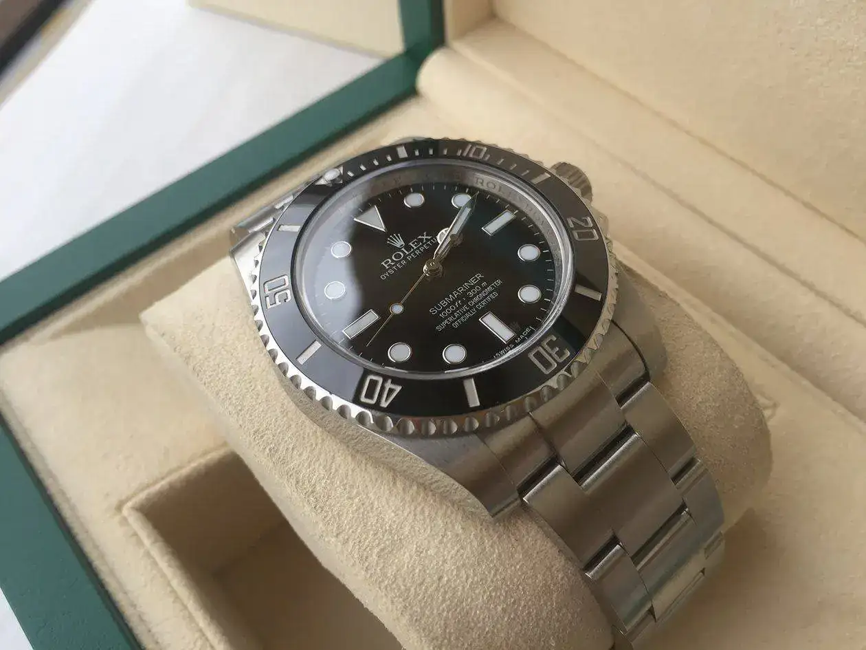 rolex-submariner-114060-1250px-112.webp