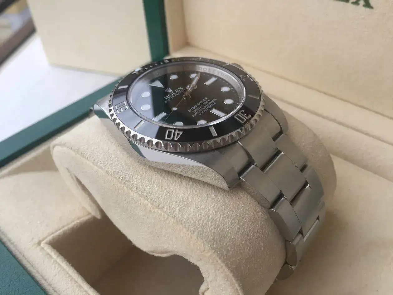 rolex-submariner-114060-1250px-114.webp