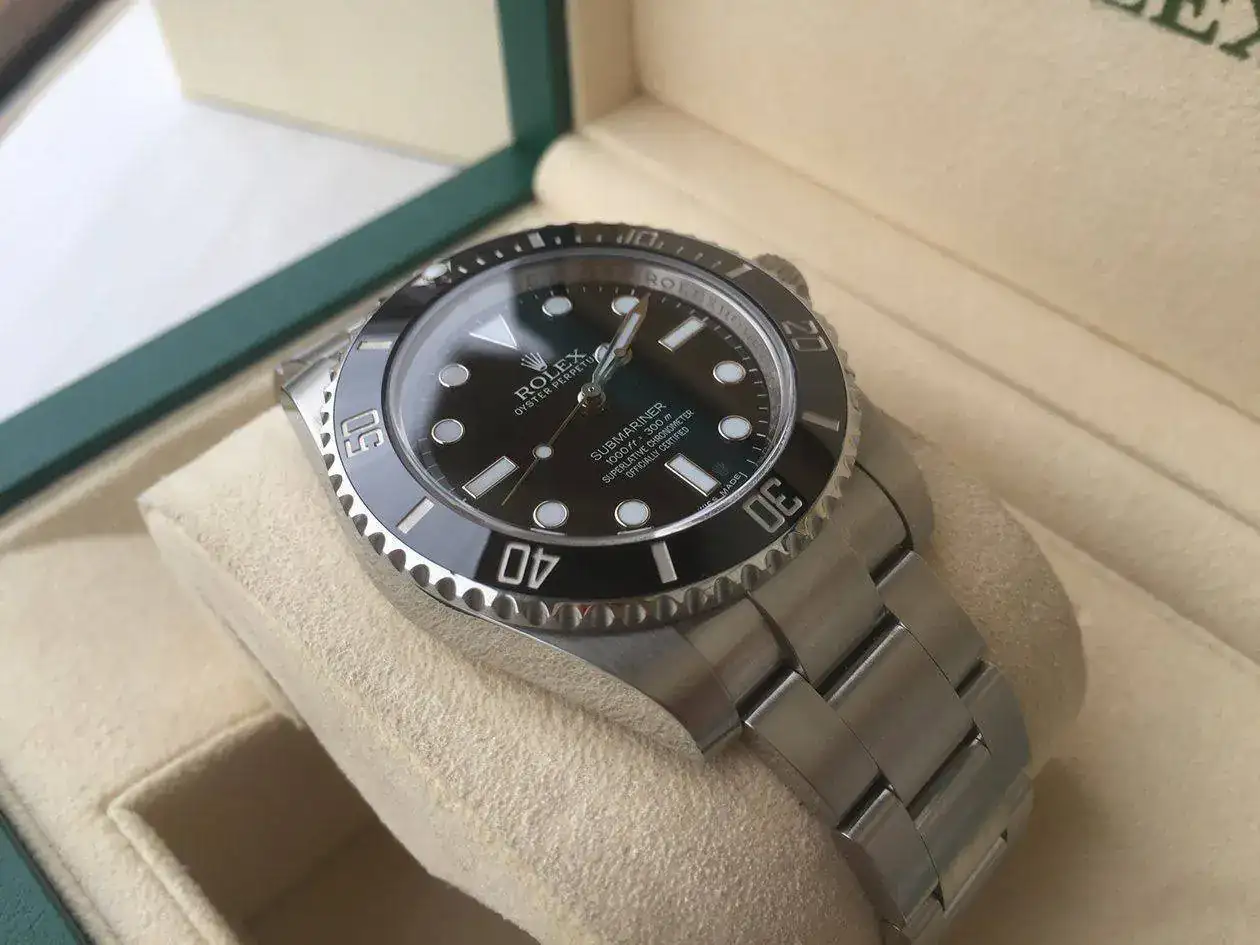 rolex-submariner-114060-1250px-115.webp