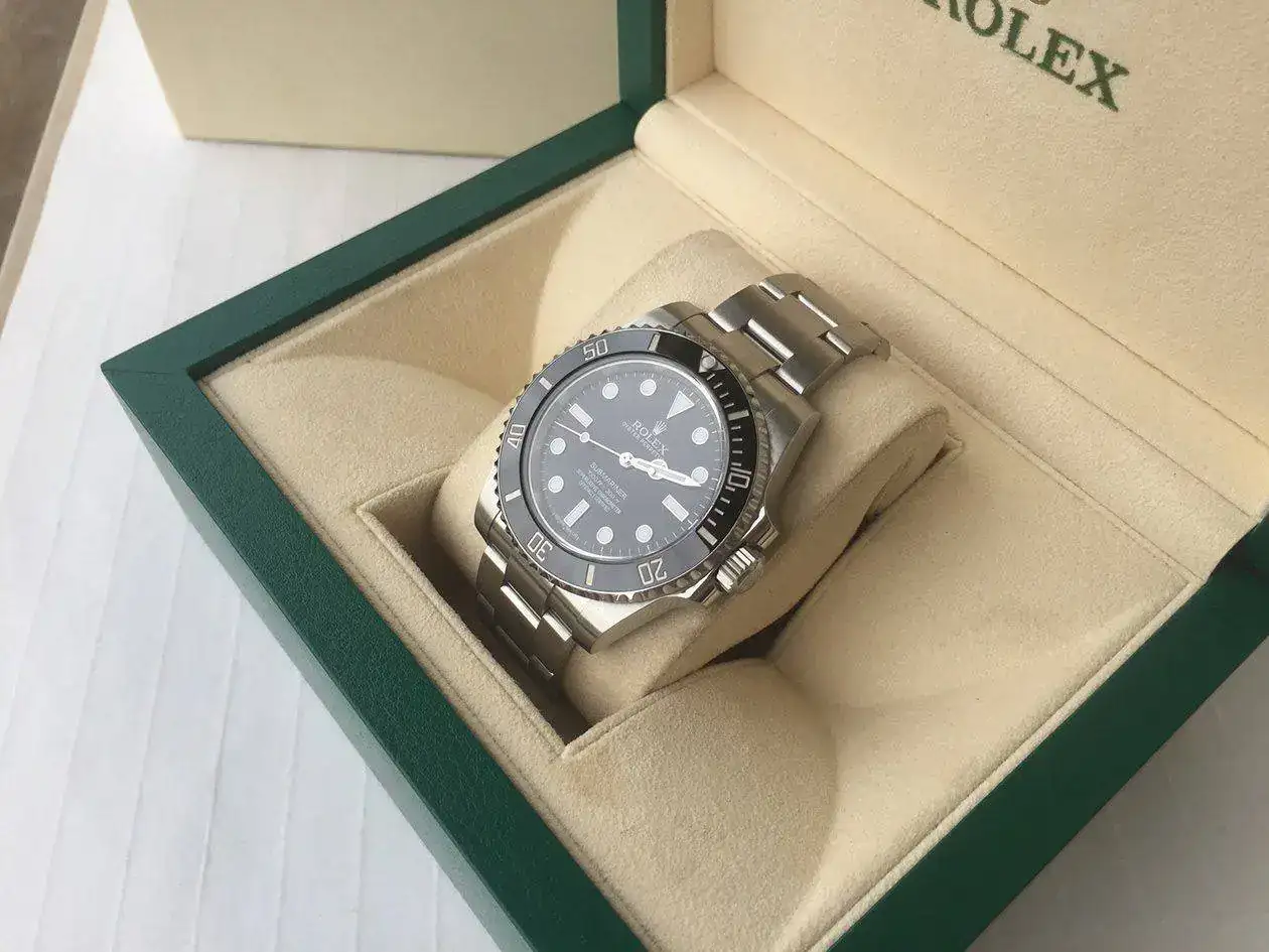 rolex-submariner-114060-1250px-121.webp