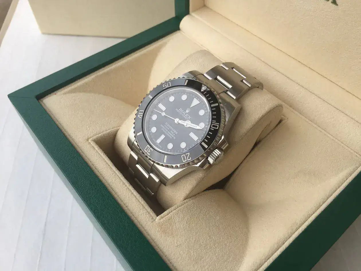 rolex-submariner-114060-1250px-122.webp