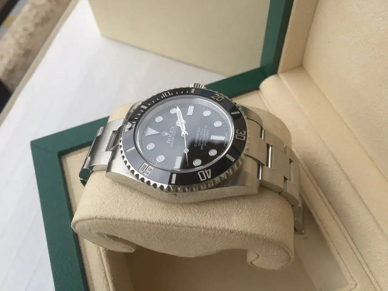 rolex-submariner-114060-1250px-125.webp