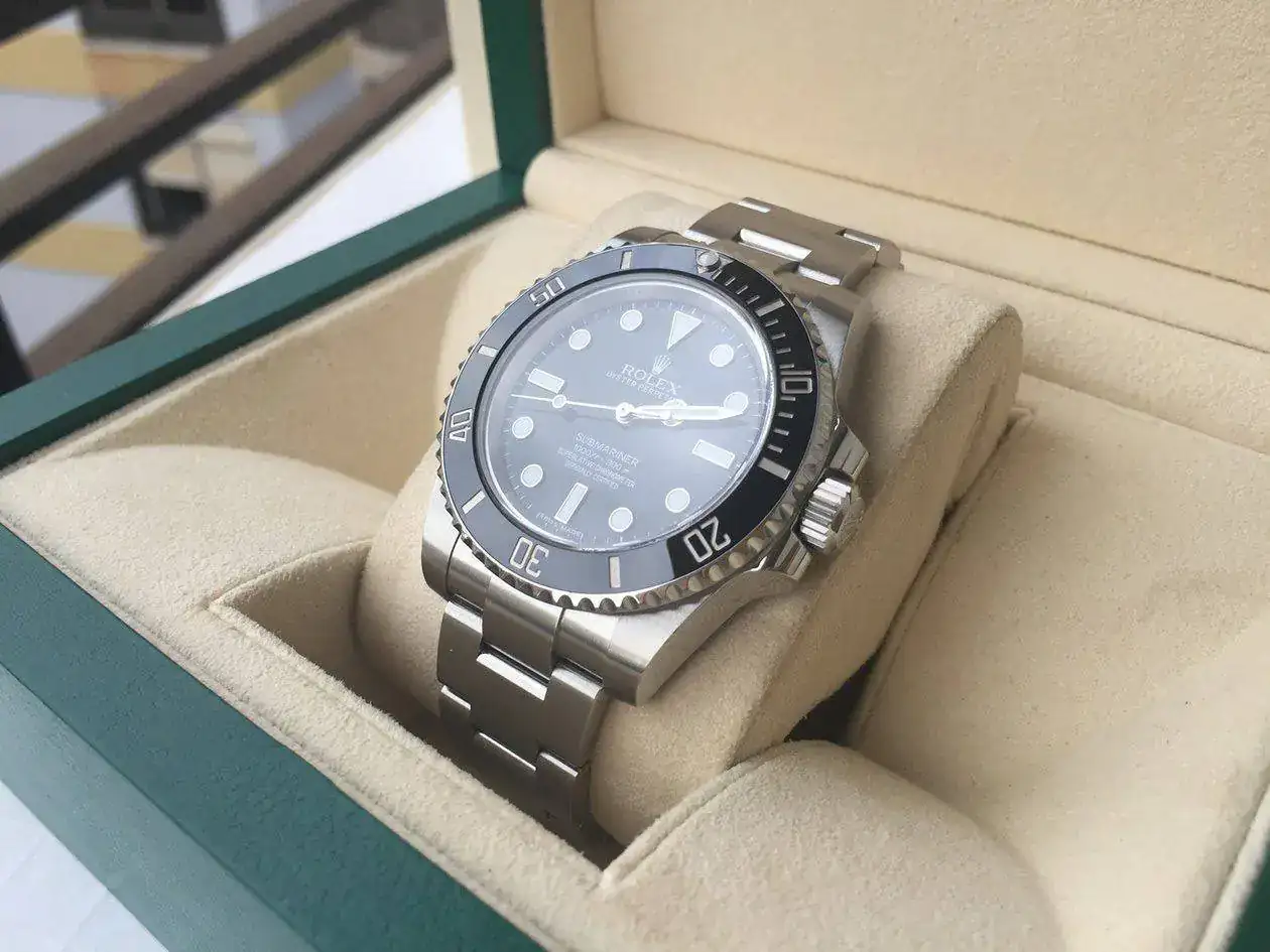 rolex-submariner-114060-1250px-126.webp
