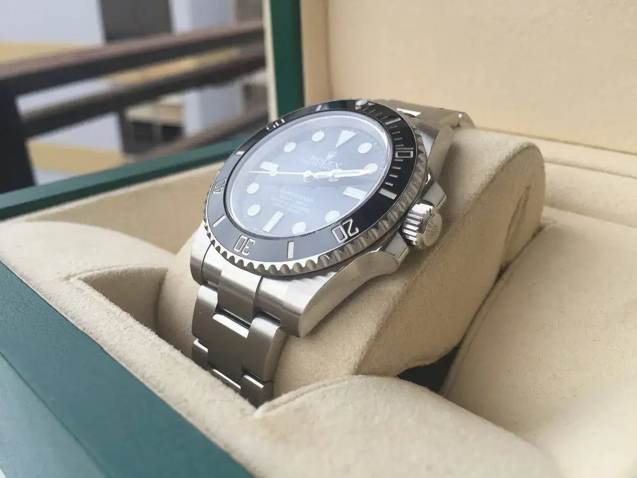 rolex-submariner-114060-1250px-131.webp