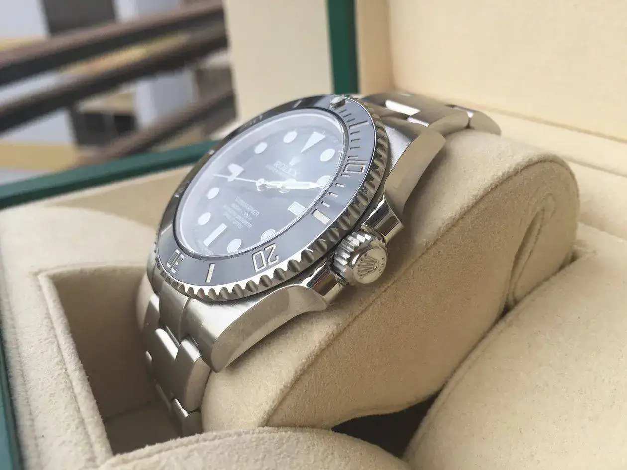 rolex-submariner-114060-1250px-135.webp