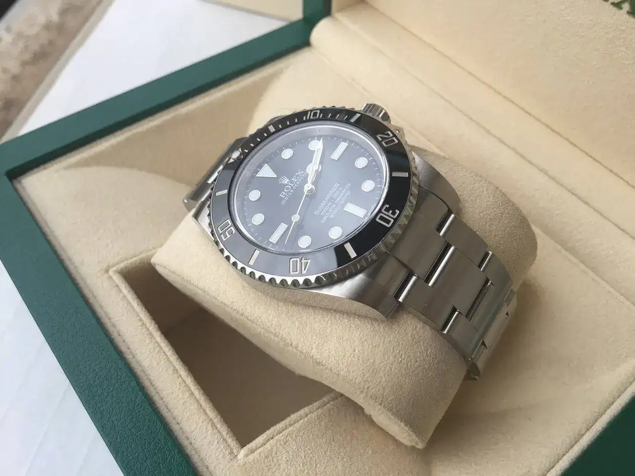 rolex-submariner-114060-1250px-137.webp