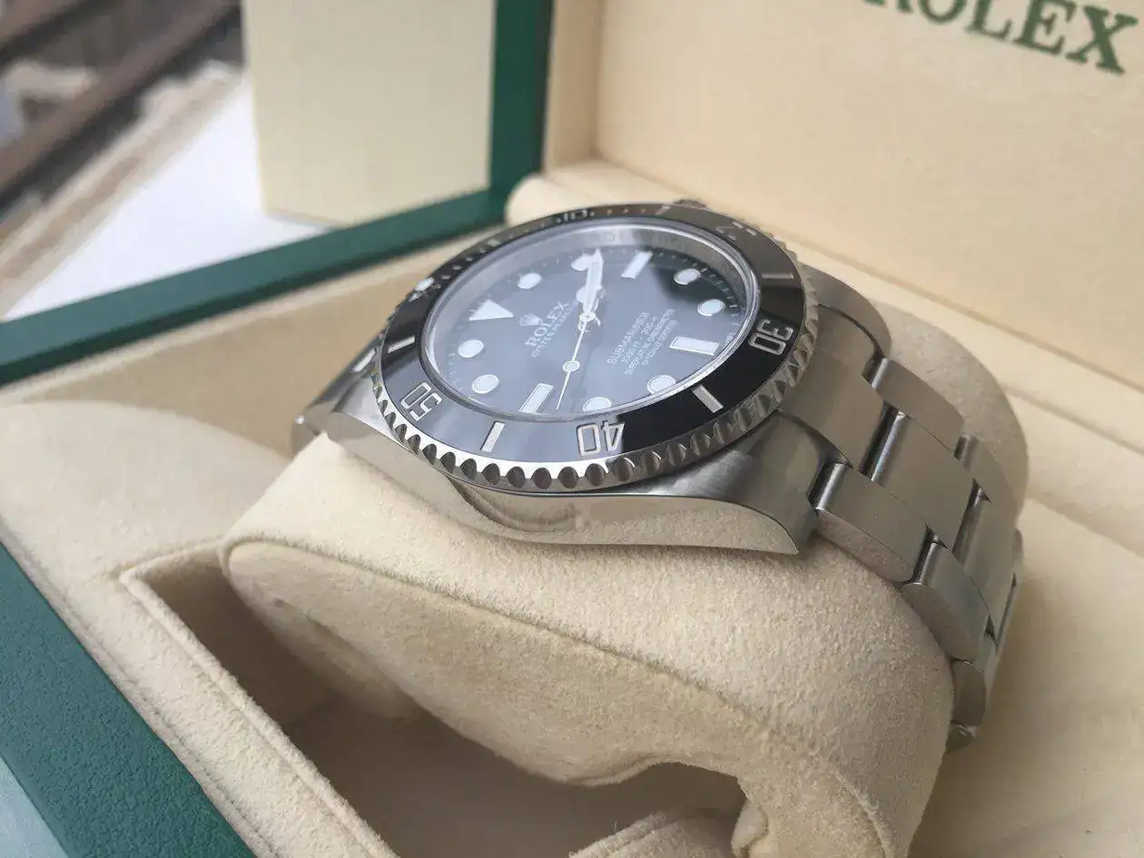 rolex-submariner-114060-1250px-140.webp