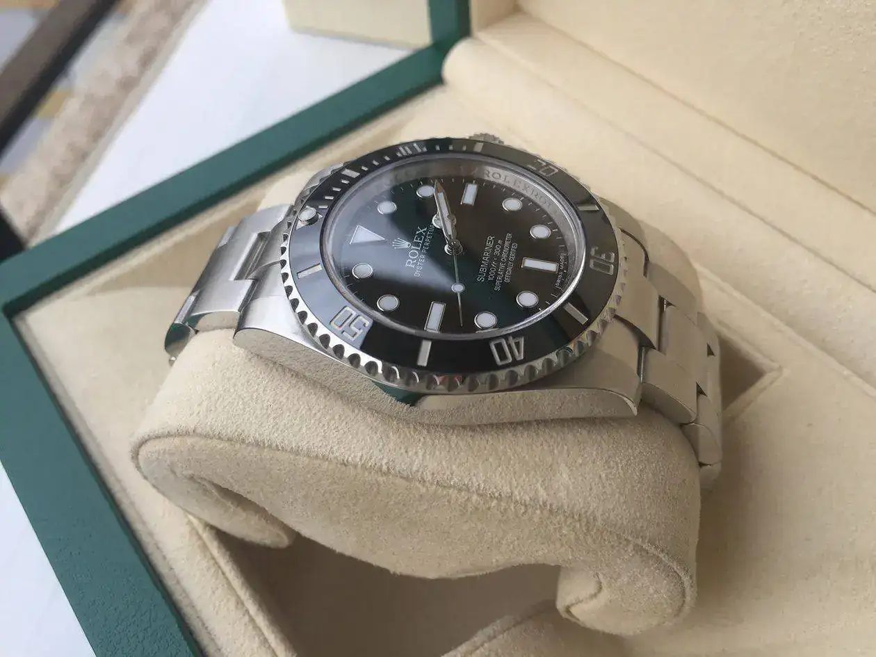 rolex-submariner-114060-1250px-142.webp