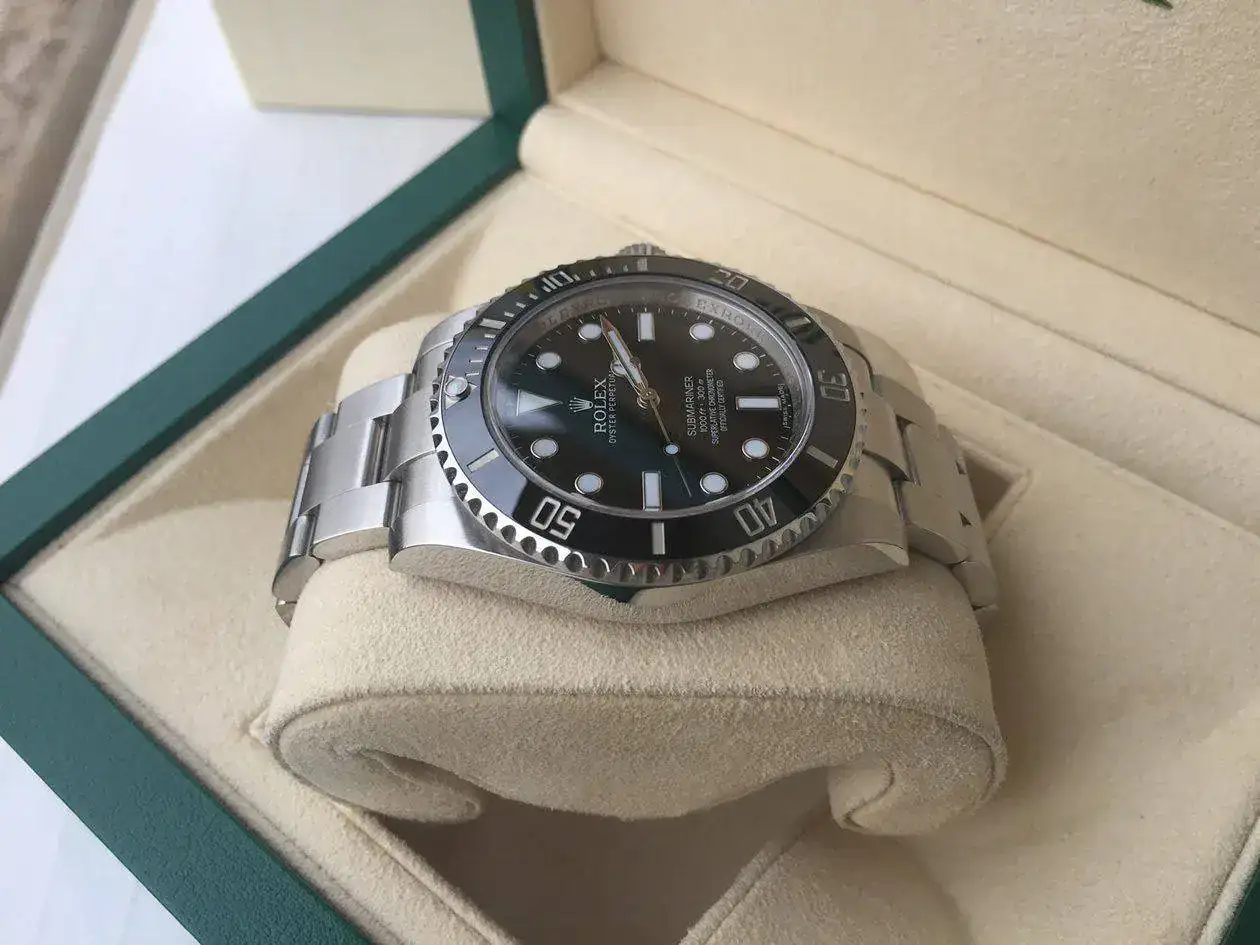 rolex-submariner-114060-1250px-143.webp