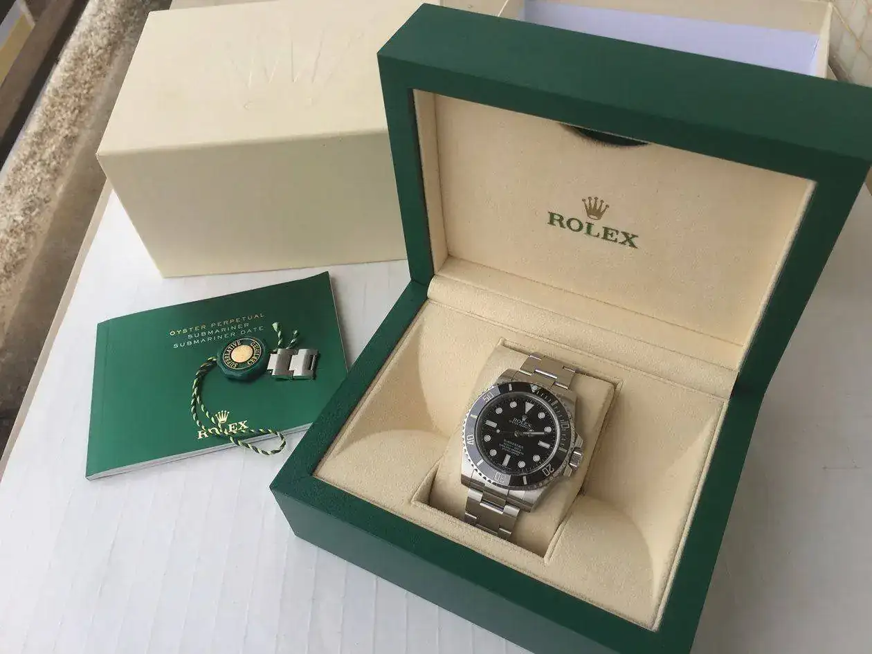 rolex-submariner-114060-1250px-30.webp