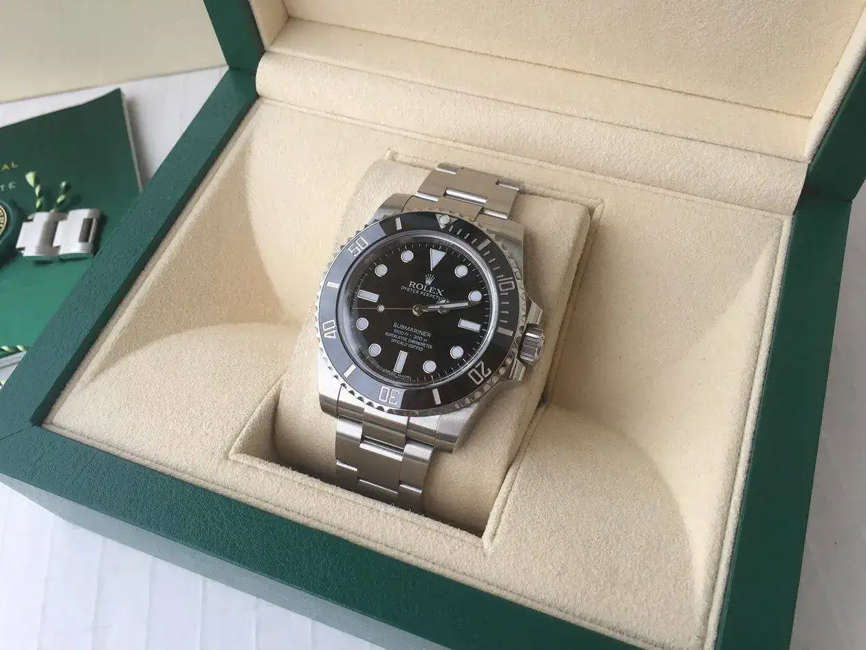 rolex-submariner-114060-1250px-34.webp