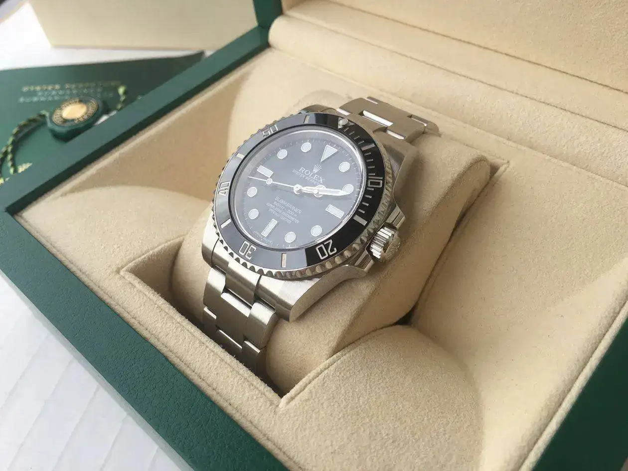rolex-submariner-114060-1250px-35.webp