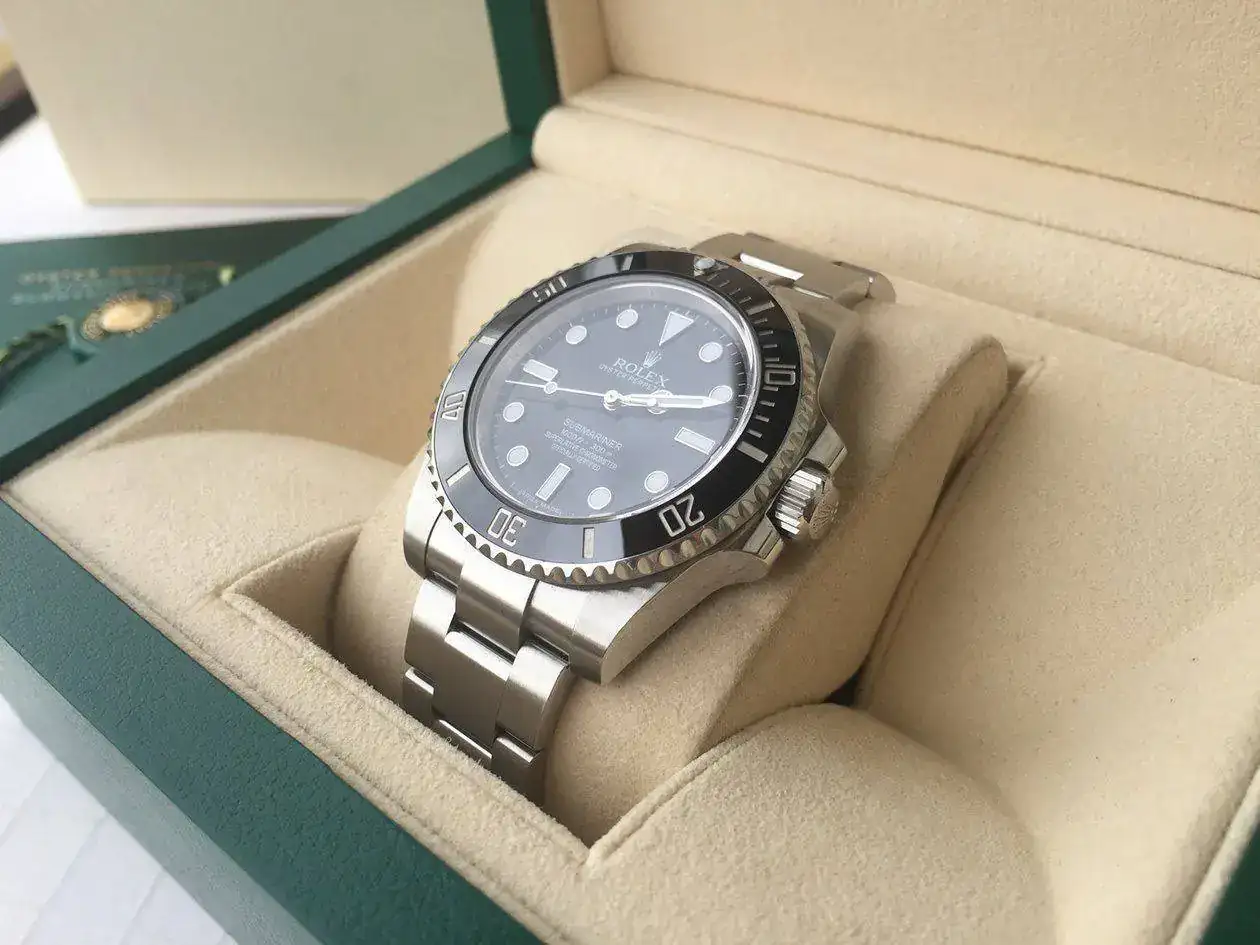 rolex-submariner-114060-1250px-36.webp