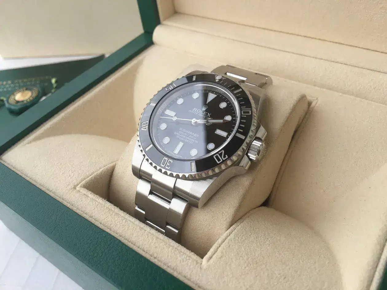 rolex-submariner-114060-1250px-37.webp