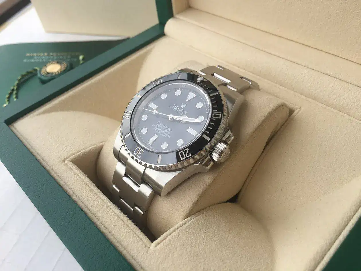 rolex-submariner-114060-1250px-38.webp