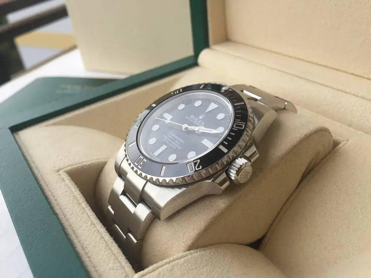 rolex-submariner-114060-1250px-42.webp