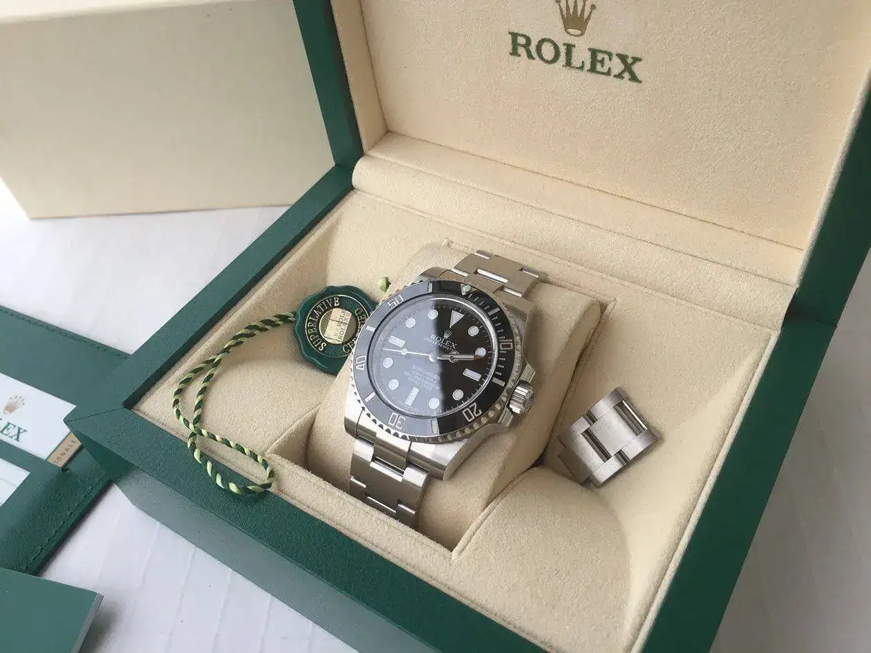 rolex-submariner-114060-1250px-48.webp