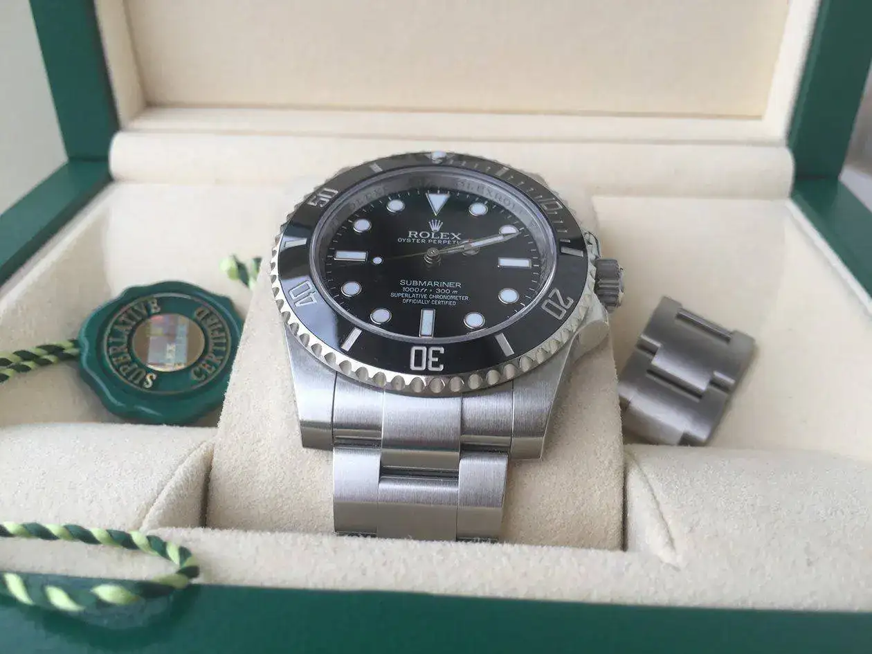 rolex-submariner-114060-1250px-52.webp