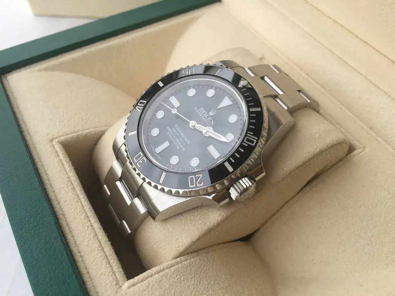 rolex-submariner-114060-1250px-61.webp