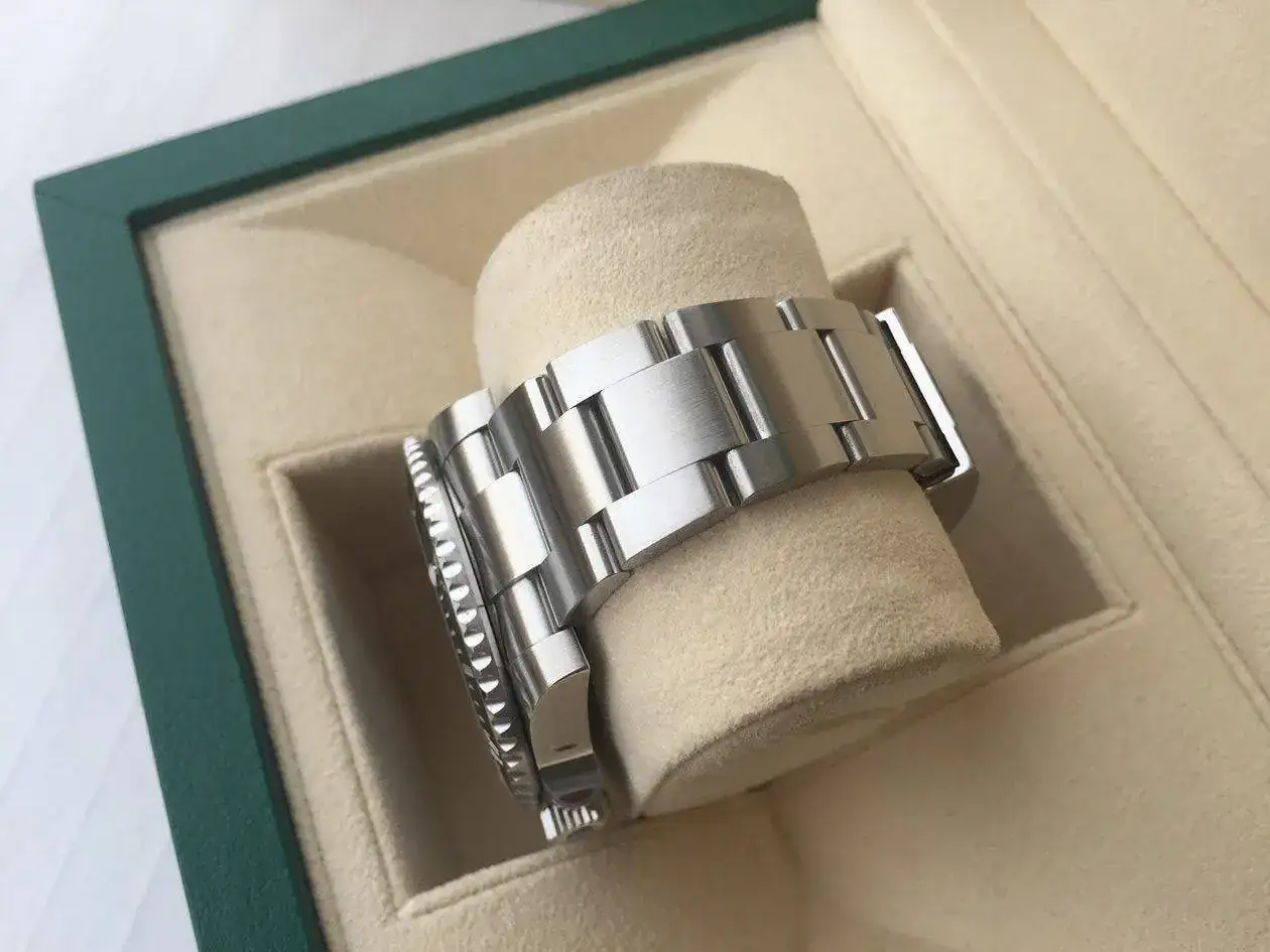 rolex-submariner-114060-1250px-63.webp