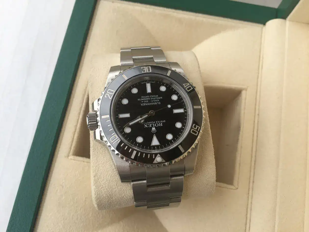 rolex-submariner-114060-1250px-75.webp