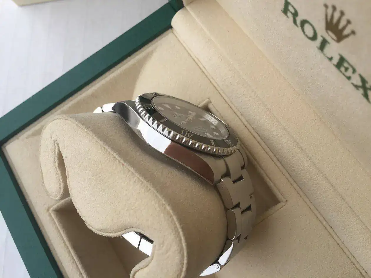 rolex-submariner-114060-1250px-79.webp