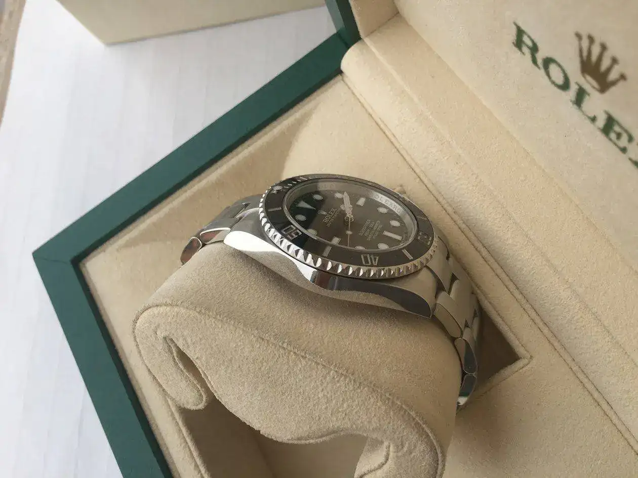 rolex-submariner-114060-1250px-82.webp