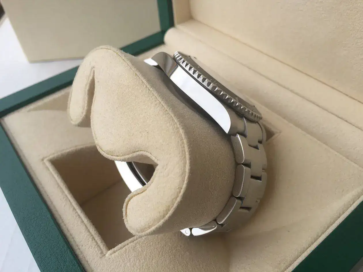 rolex-submariner-114060-1250px-84.webp