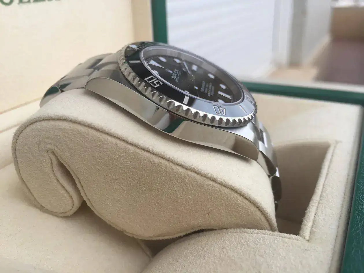 rolex-submariner-114060-1250px-89.webp