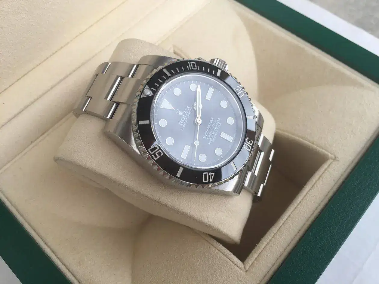 rolex-submariner-114060-1250px-90.webp