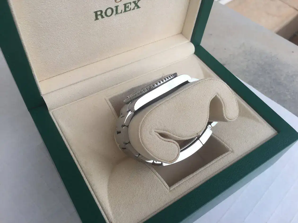 rolex-submariner-114060-1250px-92.webp
