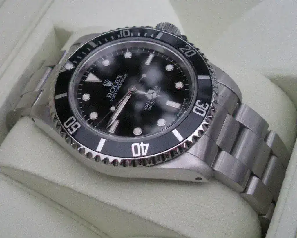 Rolex-Submariner-14060-Serie-W-06.webp