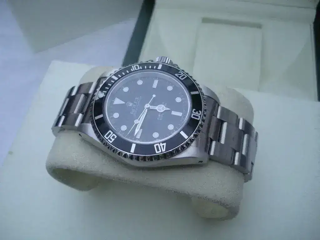 Rolex-Submariner-14060-Serie-W-45.webp