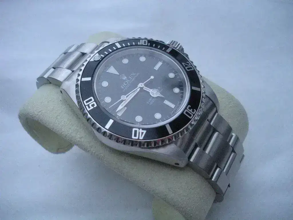 Rolex-Submariner-14060-Serie-W-53.webp