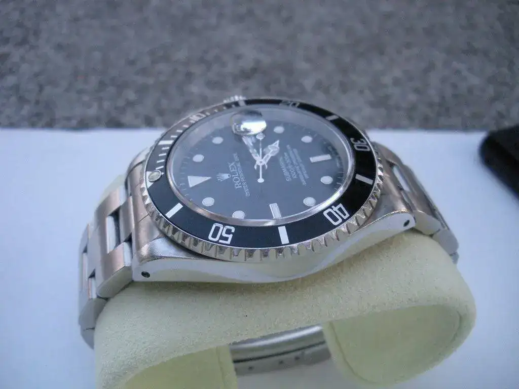 Rolex-Submariner-16610-date-tritio-08.webp