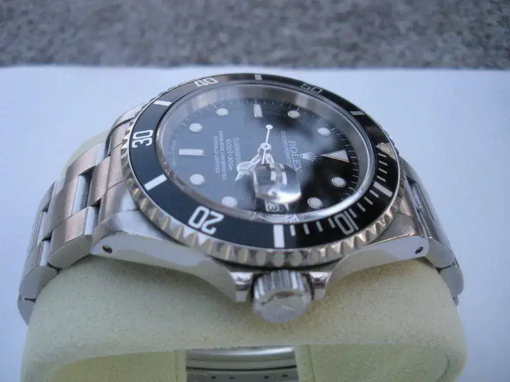 Rolex-Submariner-16610-date-tritio-12.webp