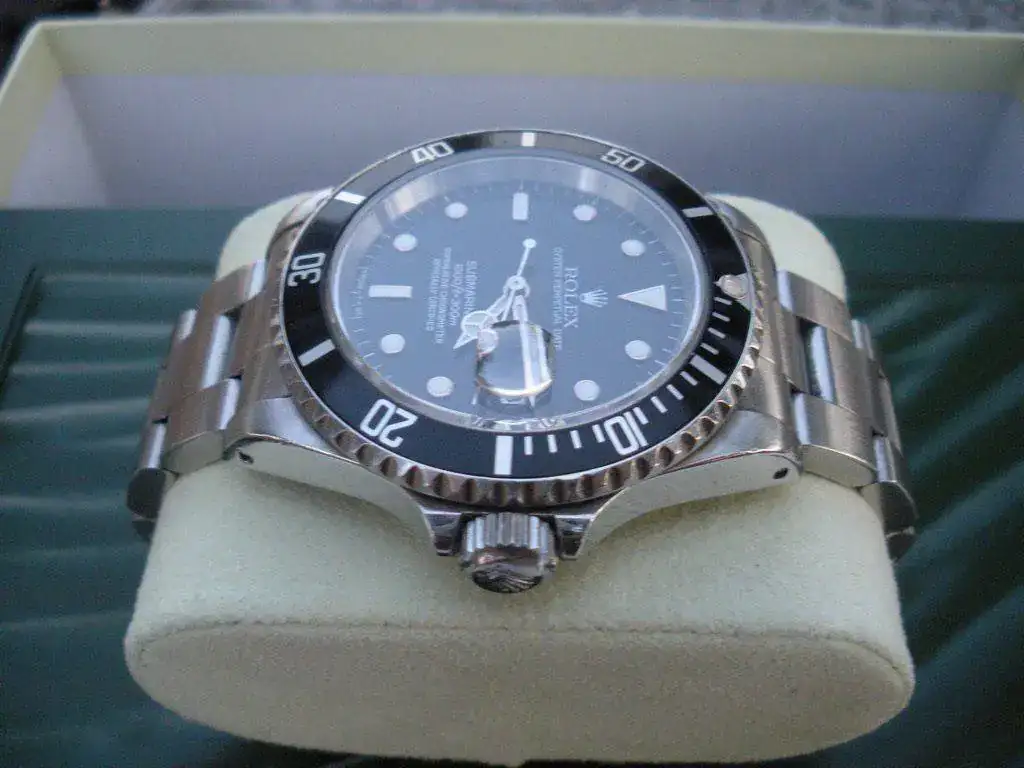 Rolex-Submariner-16610-date-tritio-33.webp
