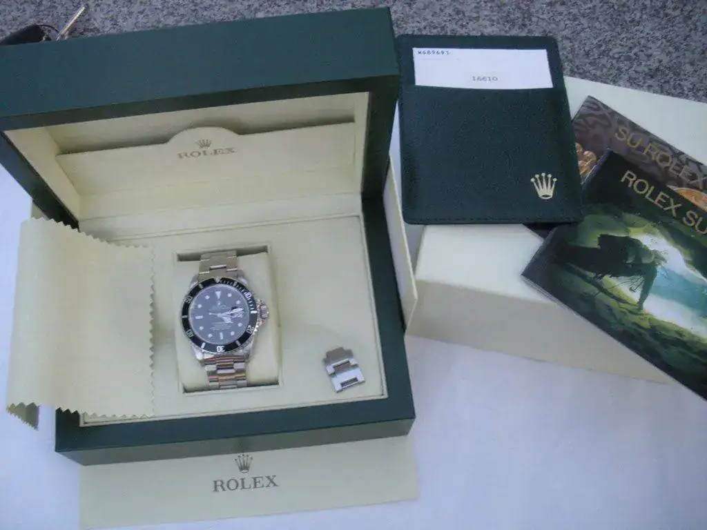 Rolex-Submariner-16610-date-tritio-39.webp