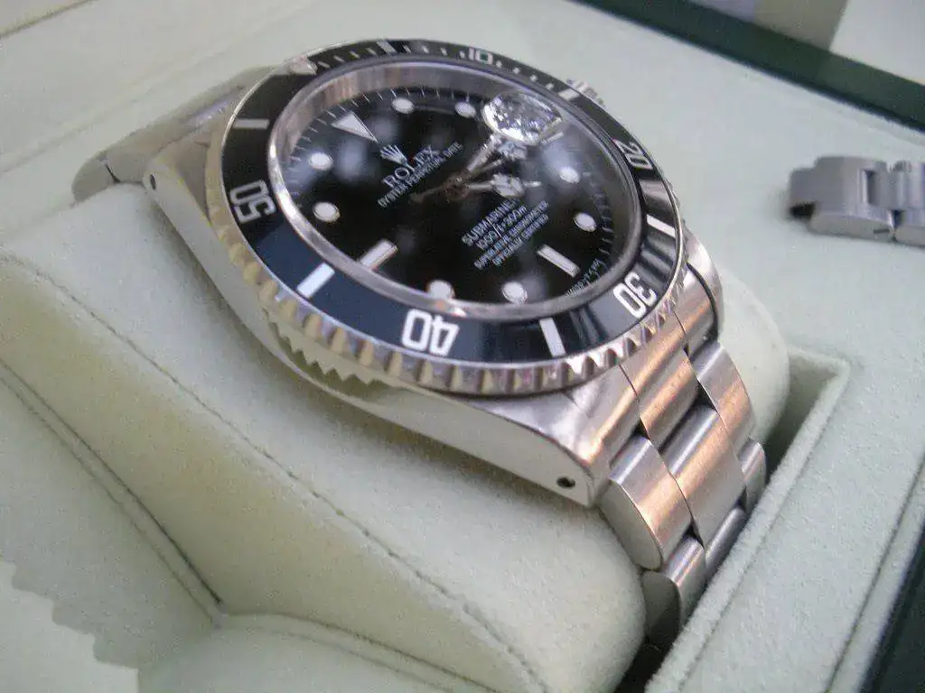 Rolex-Submariner-16610-date-tritio-42.webp