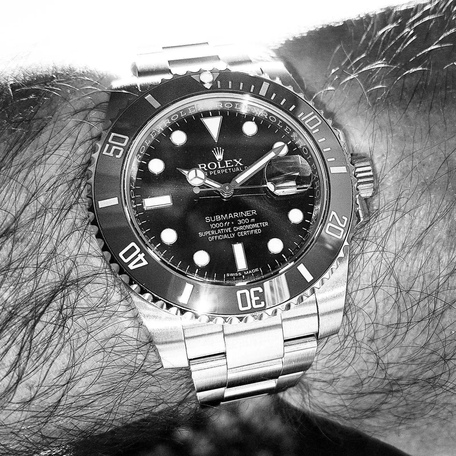 Rolex Submariner 40 mm 300M Cal. 3135 Ref. 116610LV 'Hulk' (B&W) (2).webp