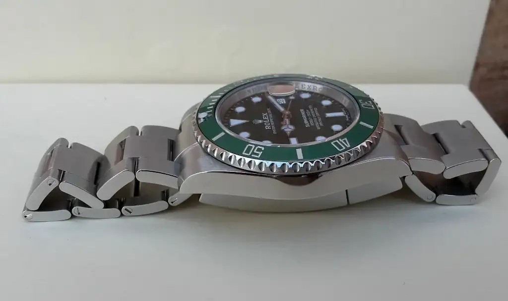 ROLEX-SUBMARINER-LV-HULK-116610-36.webp
