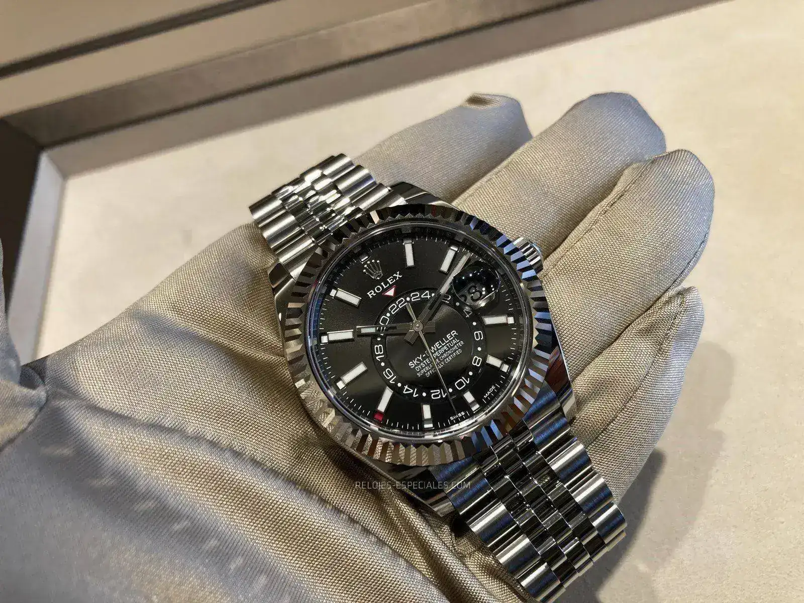 Rolex_Sky_Dweller-3.webp