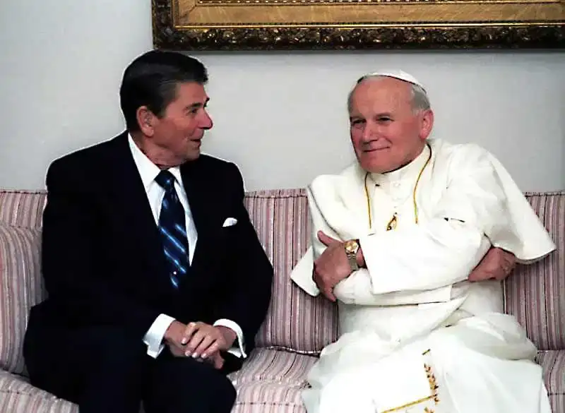 ronald-reagan-and-pope-paul-ii.jpg