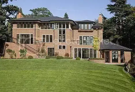 ronaldo-house.webp