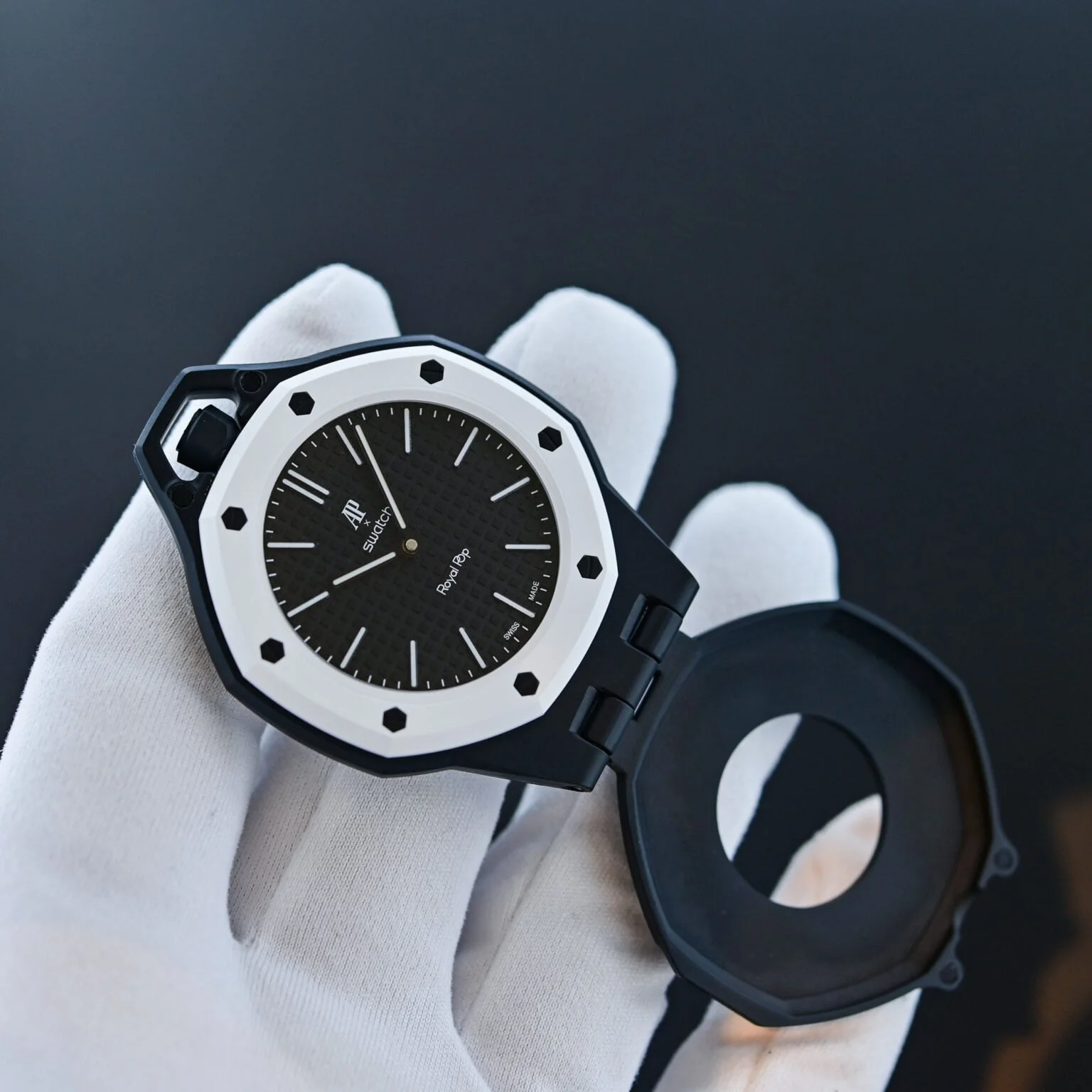 Royal-Oak-Bioceramic-Full-Review-Video-6-1536x1536.webp